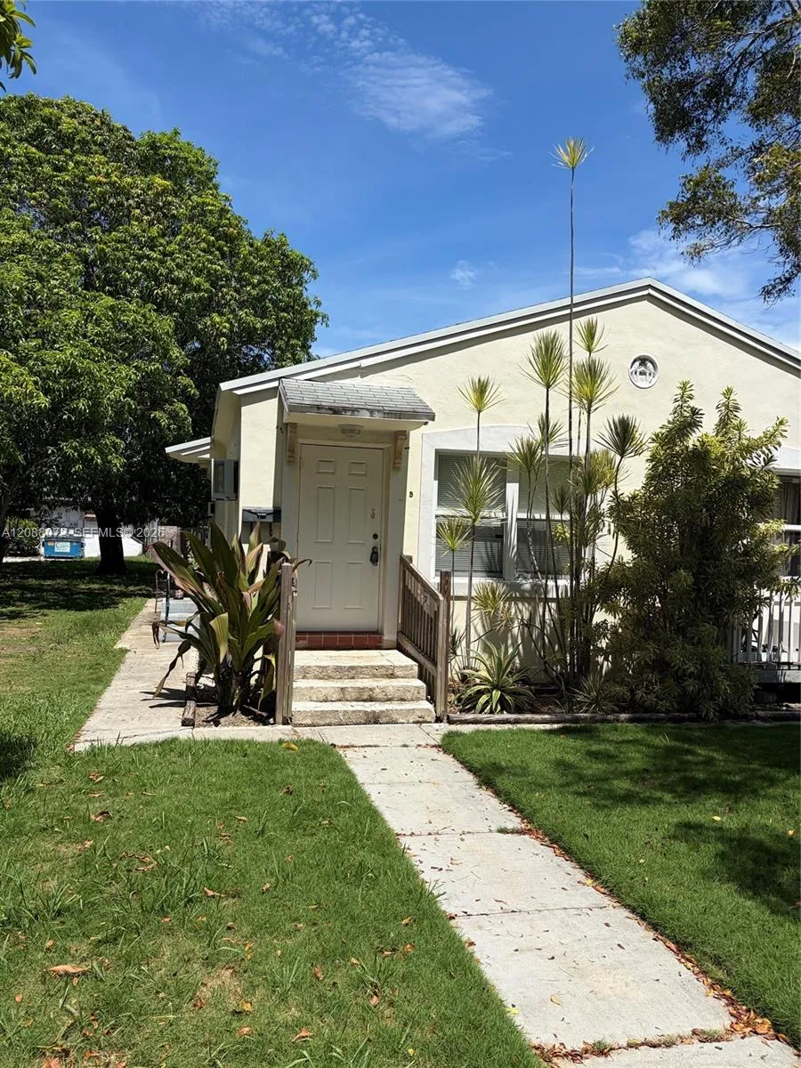1851 Funston St #B Hollywood, FL 33020