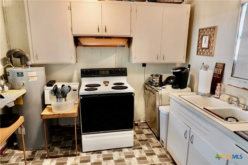 588 County Road 430 Goldthwaite, TX 76844