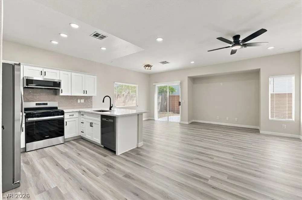 6898 PERFECT SUNSET COURT Las Vegas, NV 89148