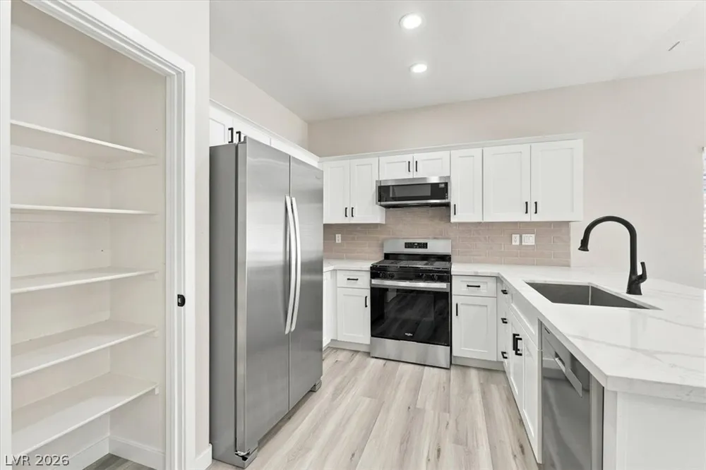 6898 PERFECT SUNSET COURT Las Vegas, NV 89148