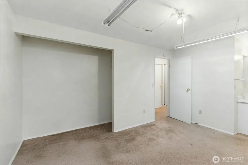 23213 116th Avenue SE Kent, WA 98031