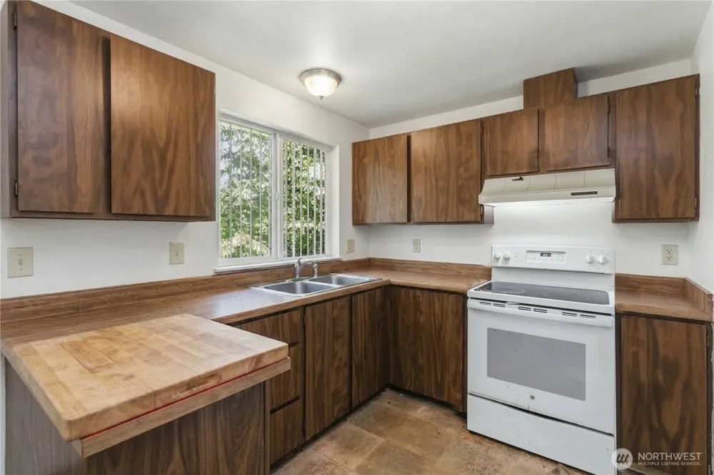 23213 116th Avenue SE Kent, WA 98031