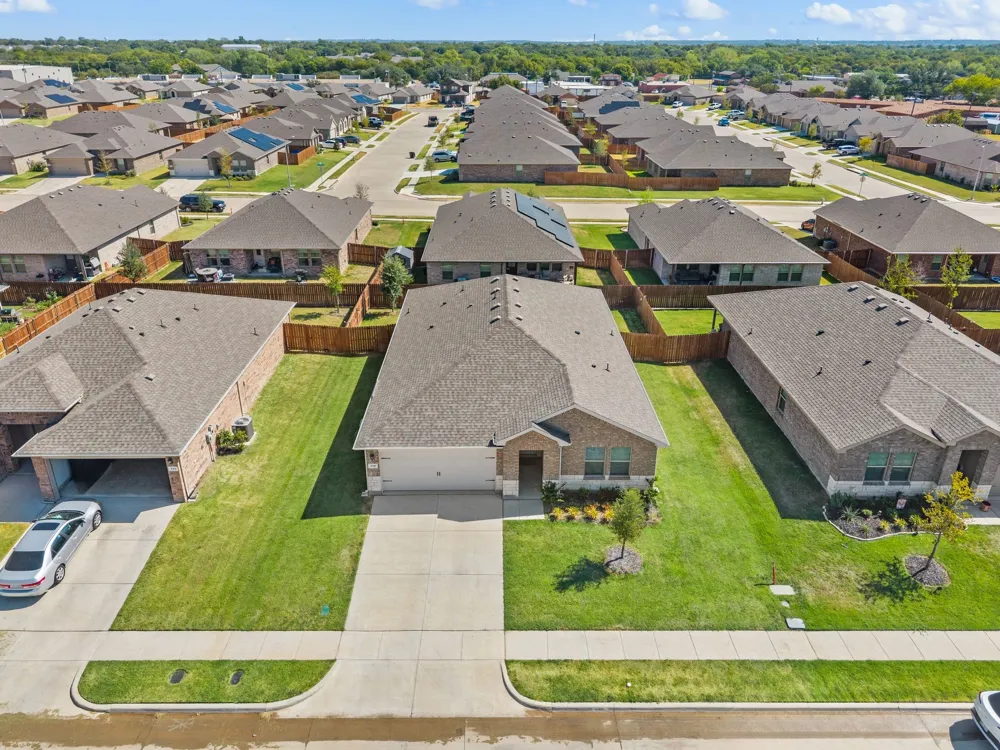 336 Wildrose Circle Cleburne, TX 76033