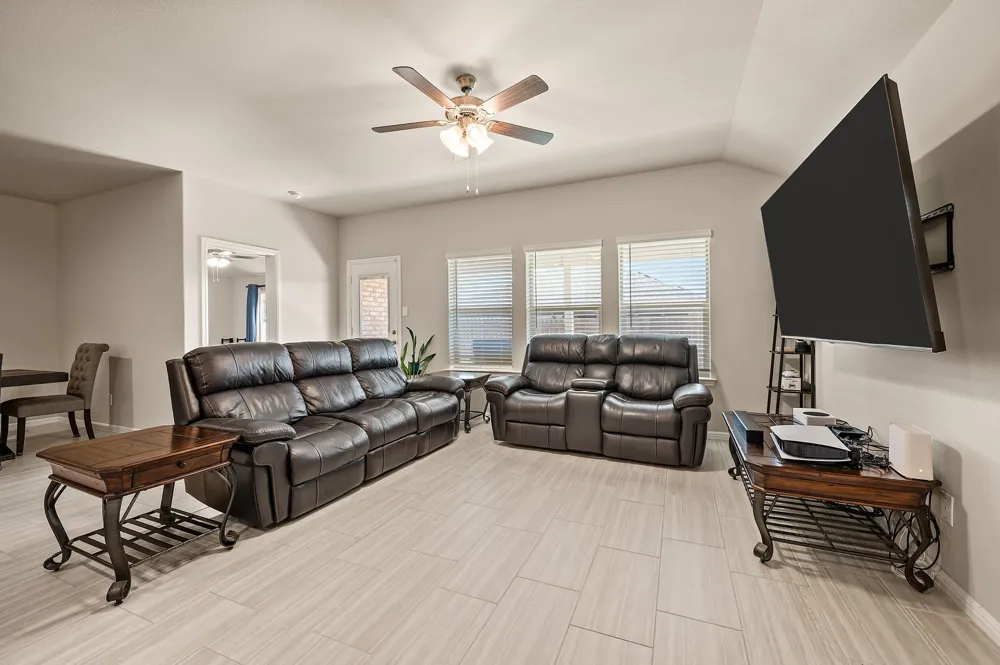 336 Wildrose Circle Cleburne, TX 76033