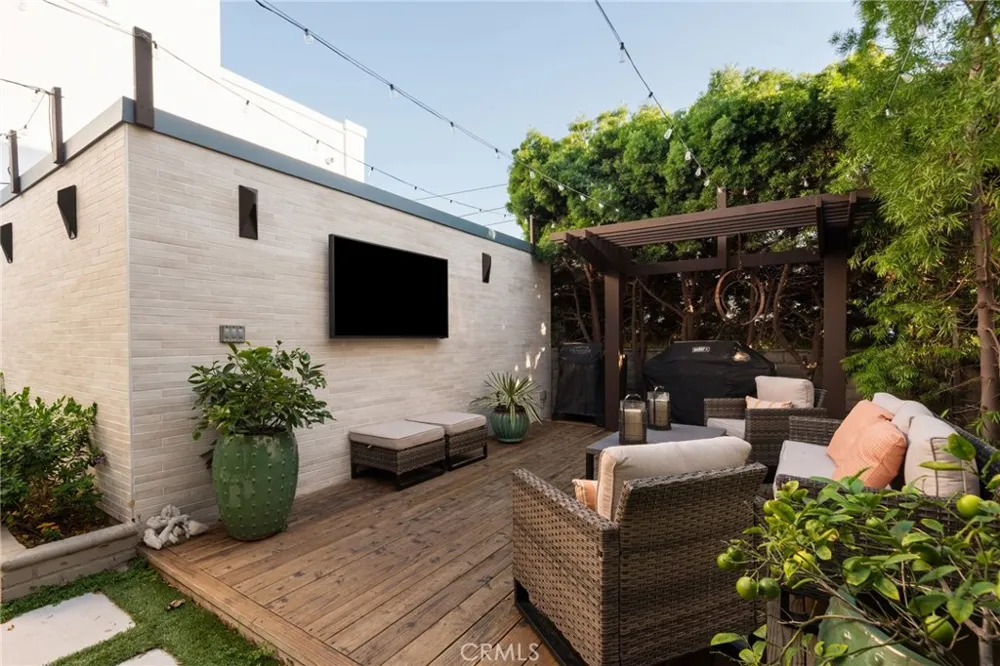 330 28th Hermosa Beach, CA 90254