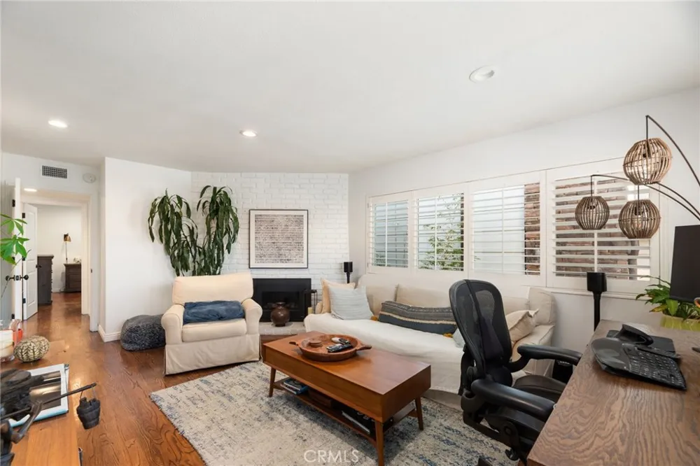 330 28th Hermosa Beach, CA 90254