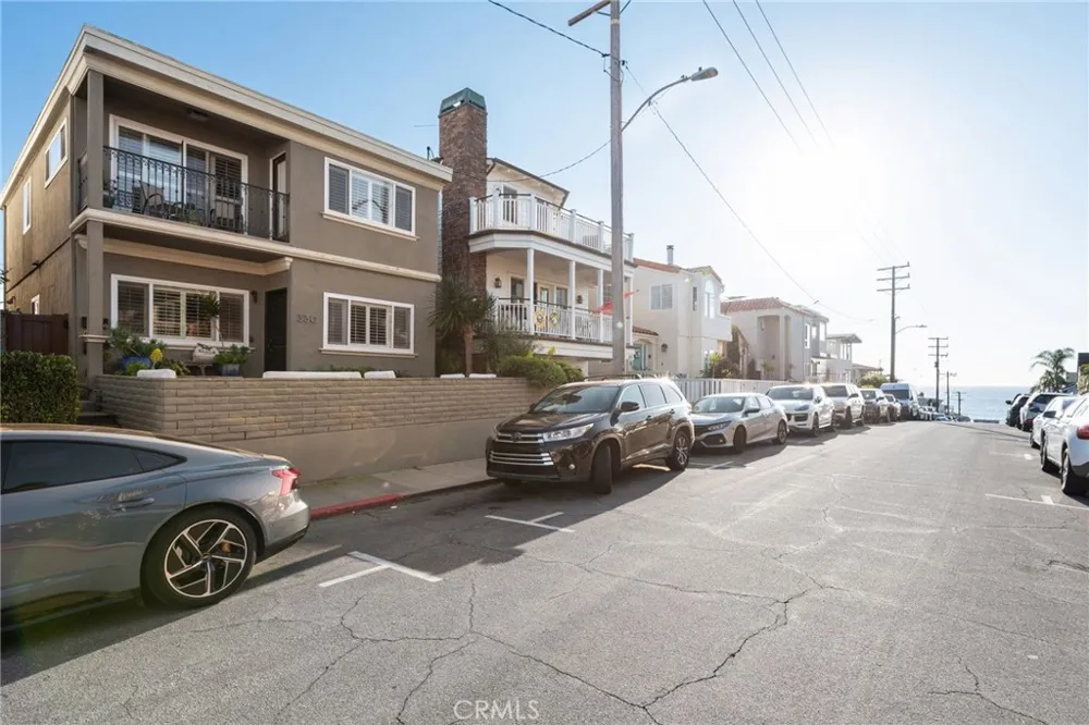 330 28th Hermosa Beach, CA 90254
