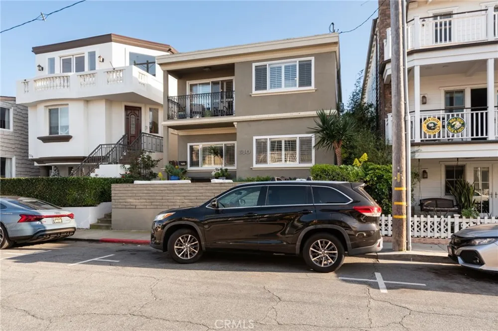 330 28th Hermosa Beach, CA 90254
