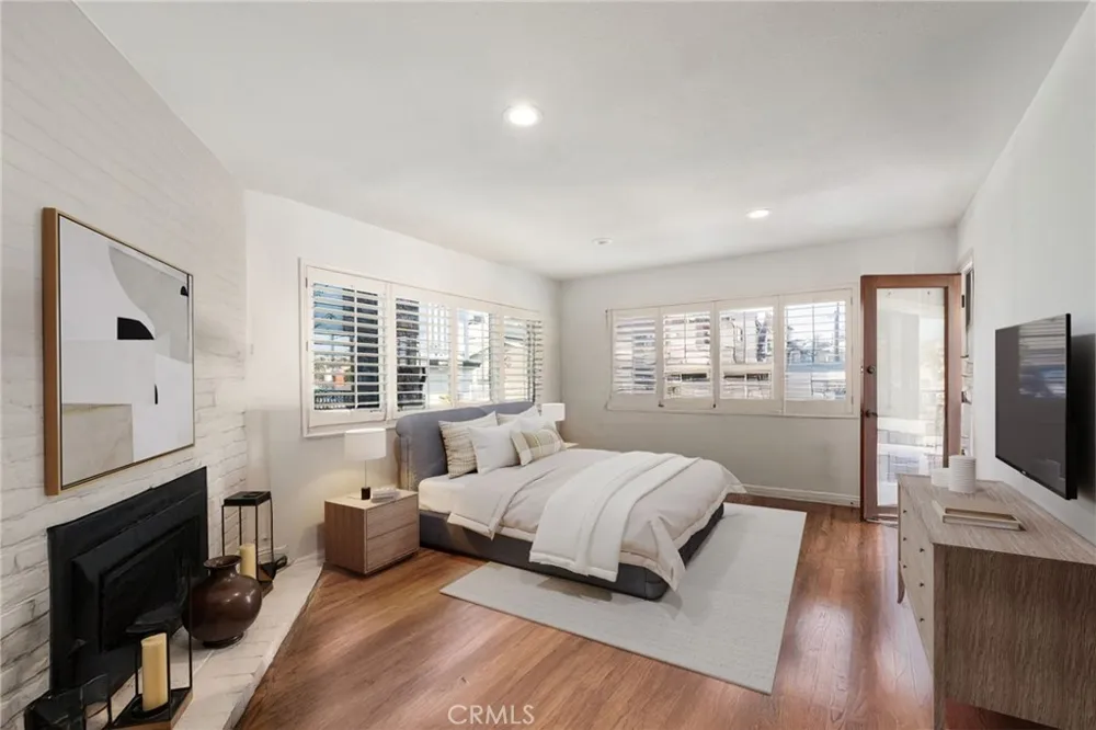 330 28th Hermosa Beach, CA 90254