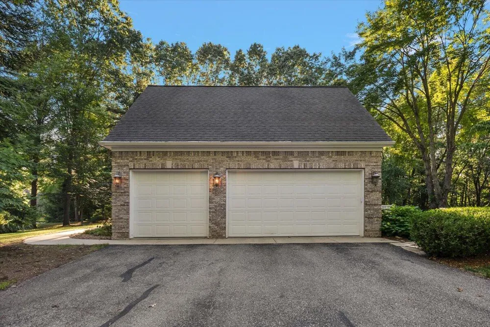 6039 Back Forty Drive NE Belmont, MI 49306