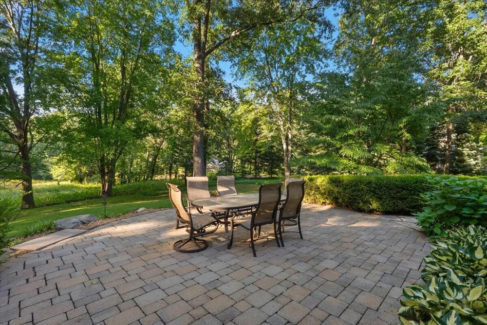 6039 Back Forty Drive NE Belmont, MI 49306