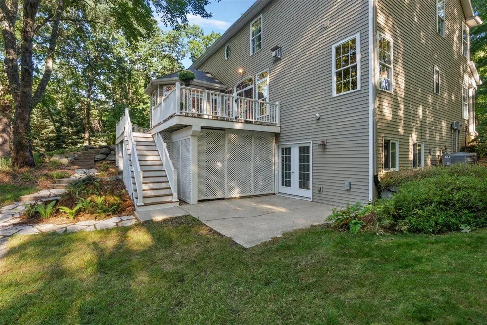 6039 Back Forty Drive NE Belmont, MI 49306