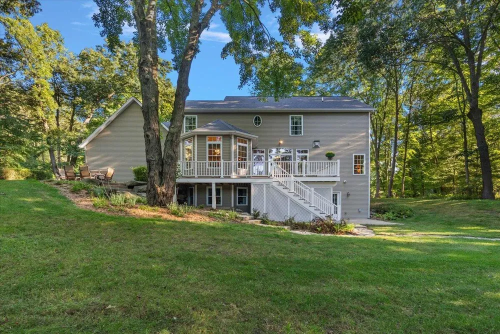 6039 Back Forty Drive NE Belmont, MI 49306