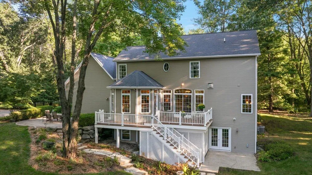 6039 Back Forty Drive NE Belmont, MI 49306