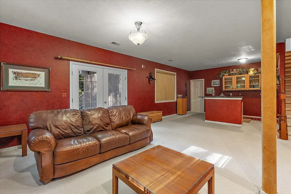 6039 Back Forty Drive NE Belmont, MI 49306