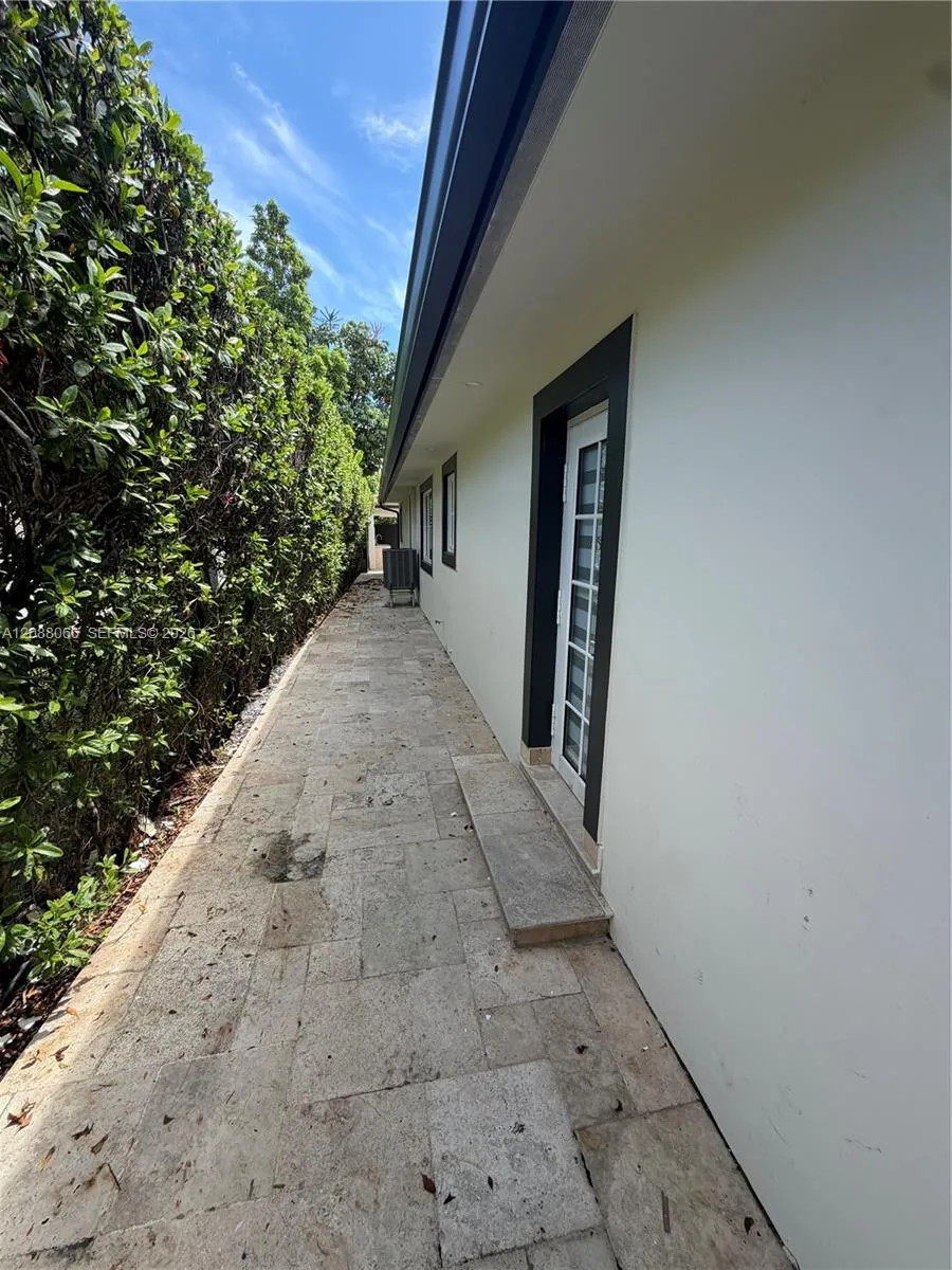 9341 Dickens Ave Surfside, FL 33154