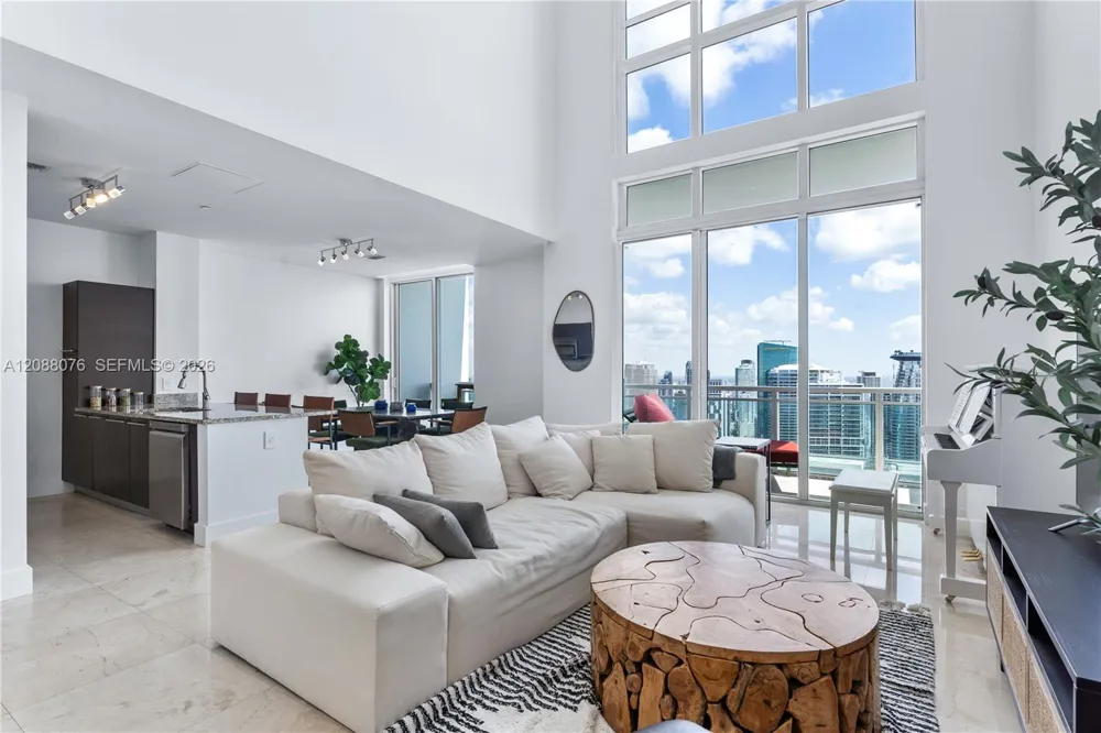 950 Brickell Bay Dr #5506 Miami, FL 33131