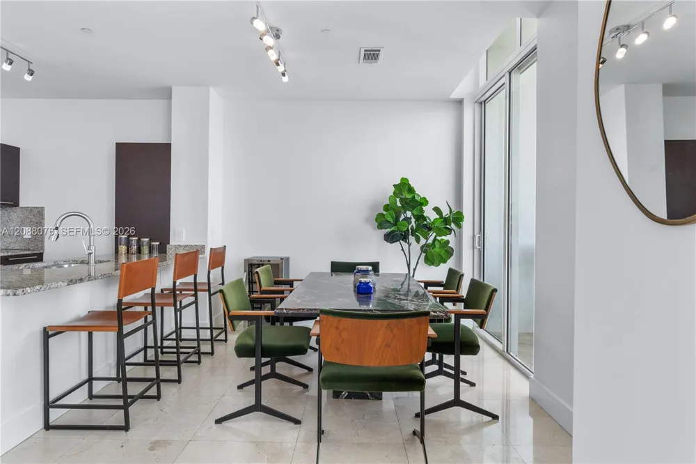 950 Brickell Bay Dr #5506 Miami, FL 33131
