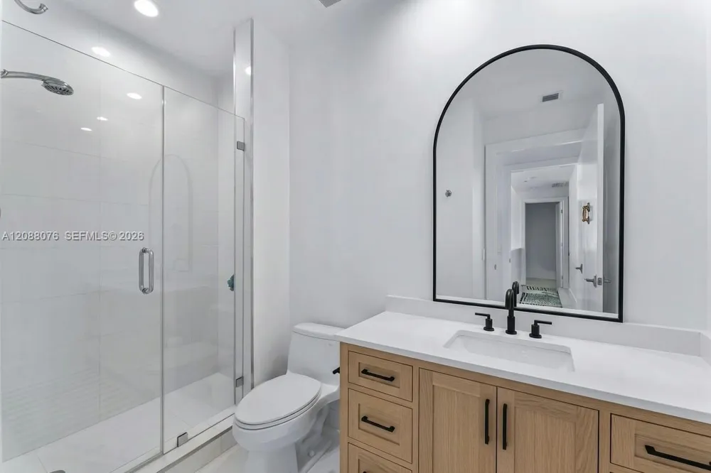 950 Brickell Bay Dr #5506 Miami, FL 33131