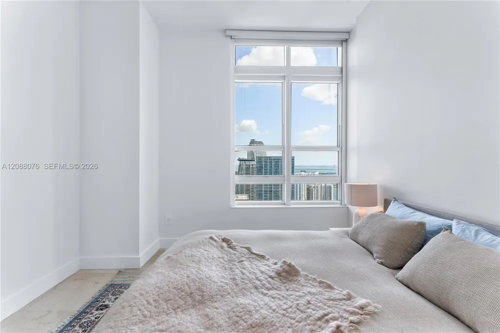 950 Brickell Bay Dr #5506 Miami, FL 33131