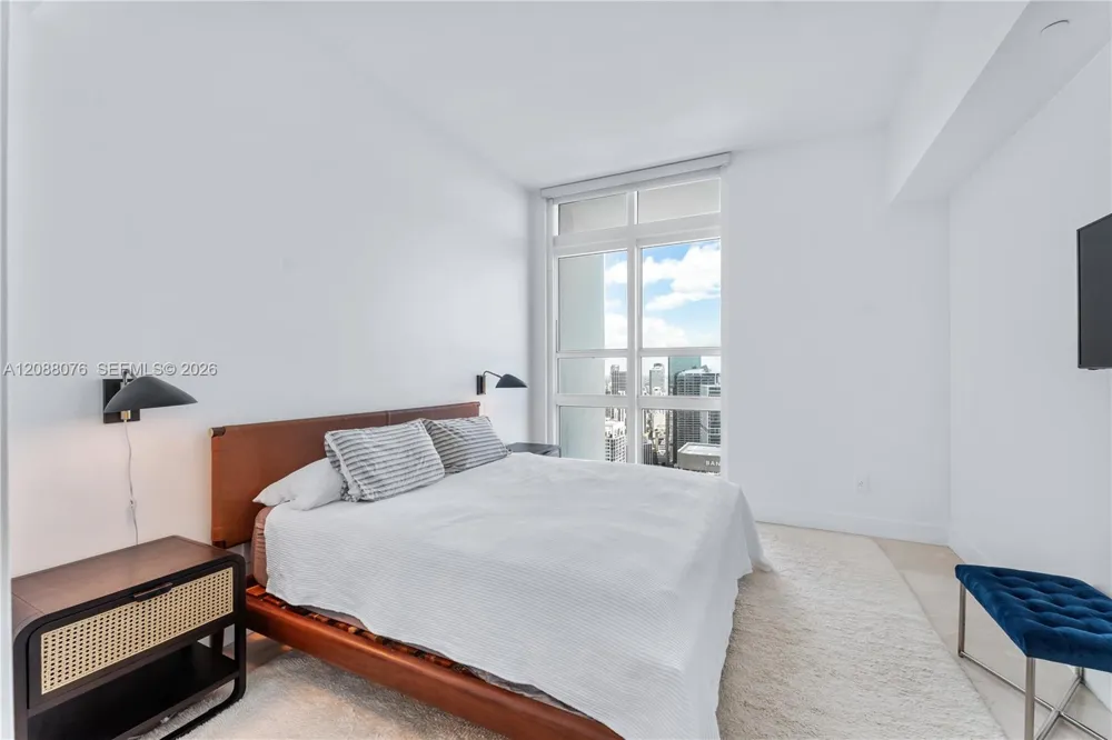 950 Brickell Bay Dr #5506 Miami, FL 33131