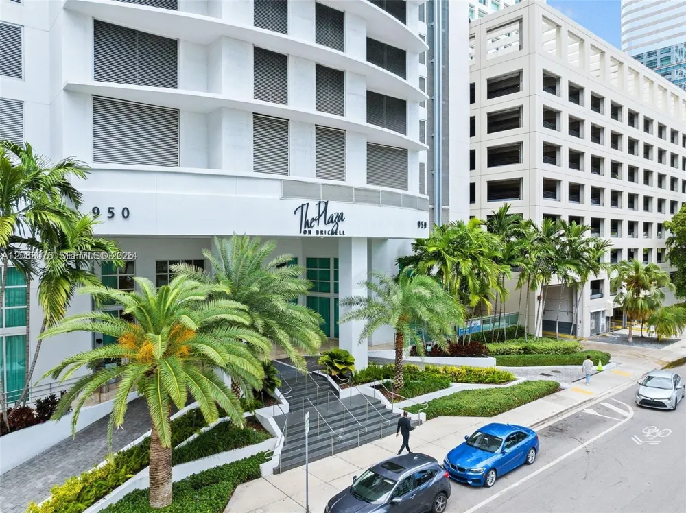 950 Brickell Bay Dr #5506 Miami, FL 33131