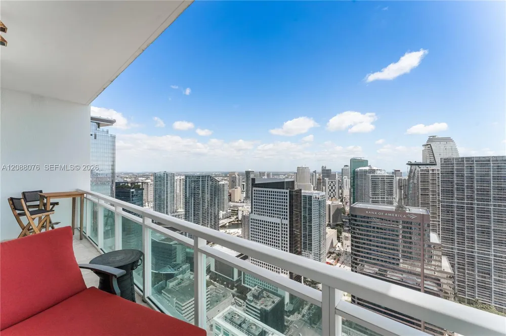 950 Brickell Bay Dr #5506 Miami, FL 33131