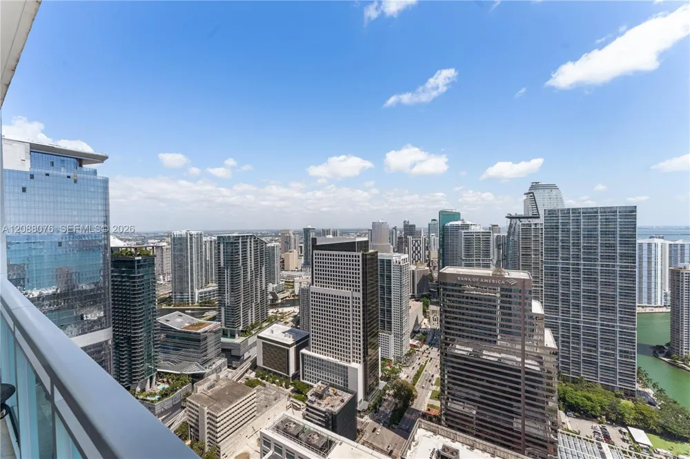 950 Brickell Bay Dr #5506 Miami, FL 33131
