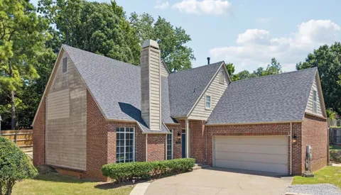 3023 E 89th Place