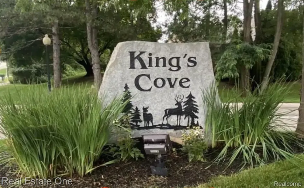 1446 Kings Cove Drive Rochester Hills City, MI 48306