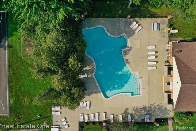 1446 Kings Cove Drive Rochester Hills City, MI 48306