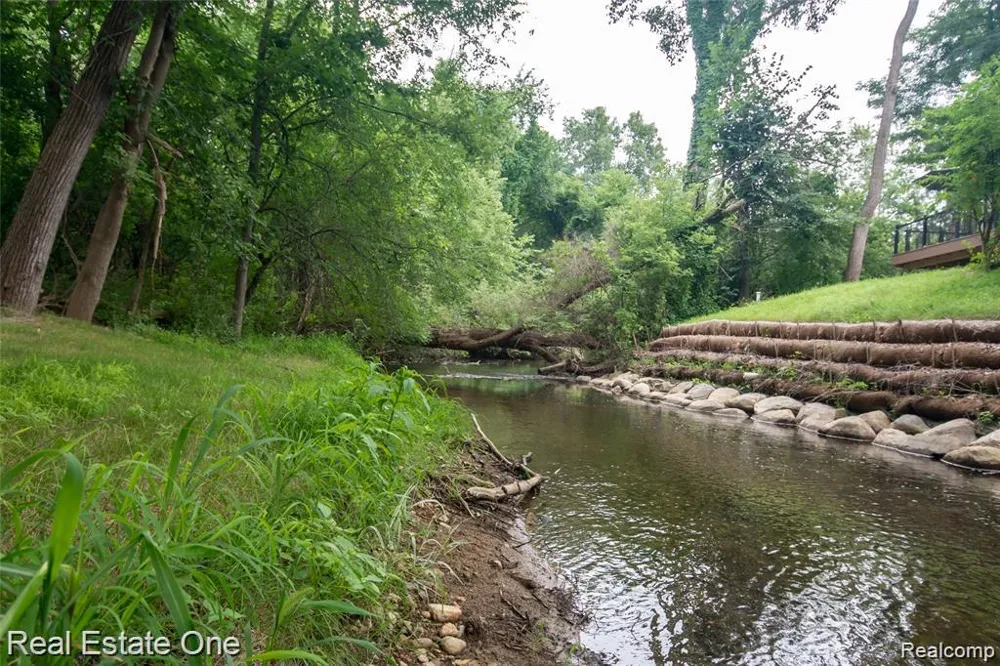 1446 Kings Cove Drive Rochester Hills City, MI 48306