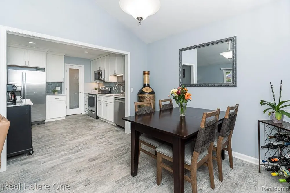 1446 Kings Cove Drive Rochester Hills City, MI 48306
