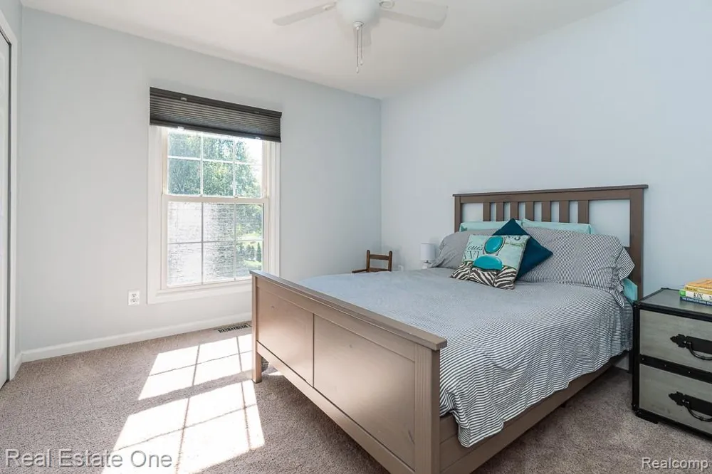 1446 Kings Cove Drive Rochester Hills City, MI 48306