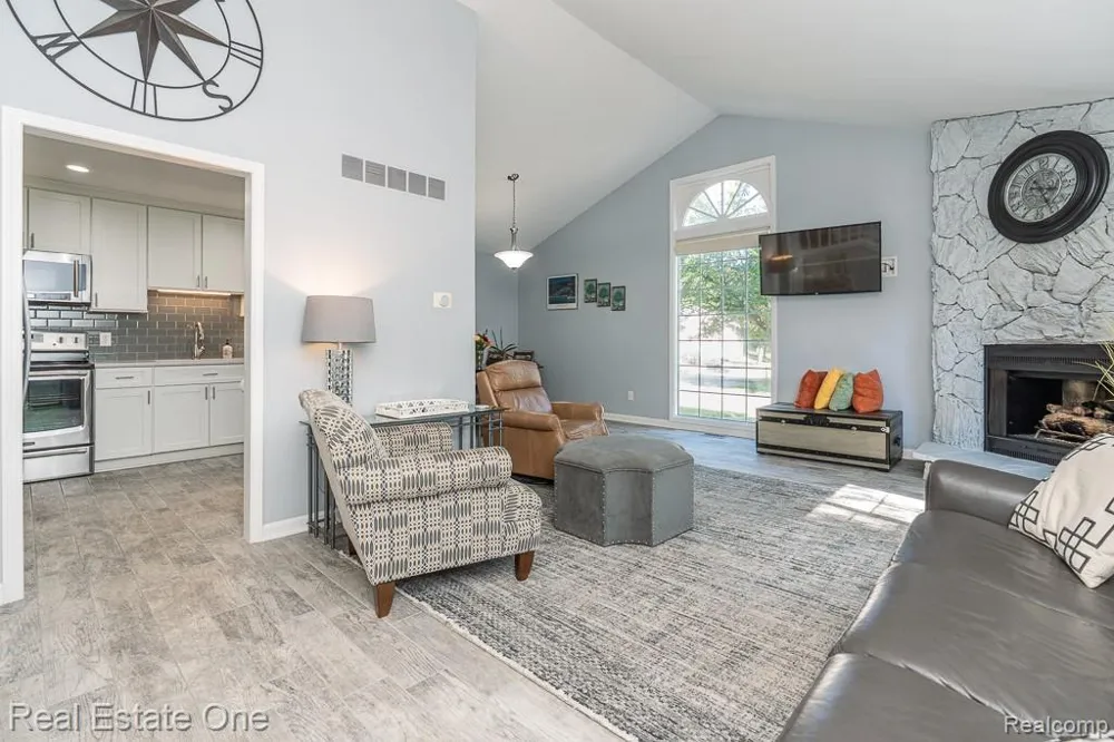 1446 Kings Cove Drive Rochester Hills City, MI 48306