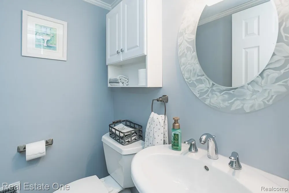 1446 Kings Cove Drive Rochester Hills City, MI 48306
