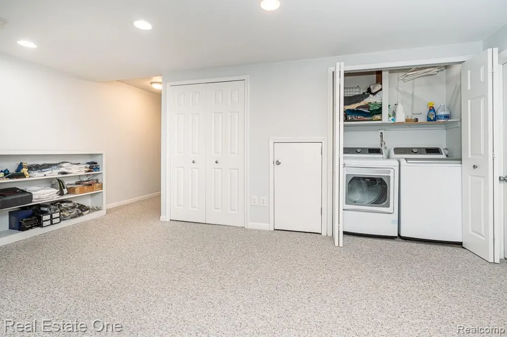 1446 Kings Cove Drive Rochester Hills City, MI 48306
