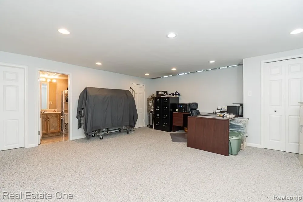 1446 Kings Cove Drive Rochester Hills City, MI 48306