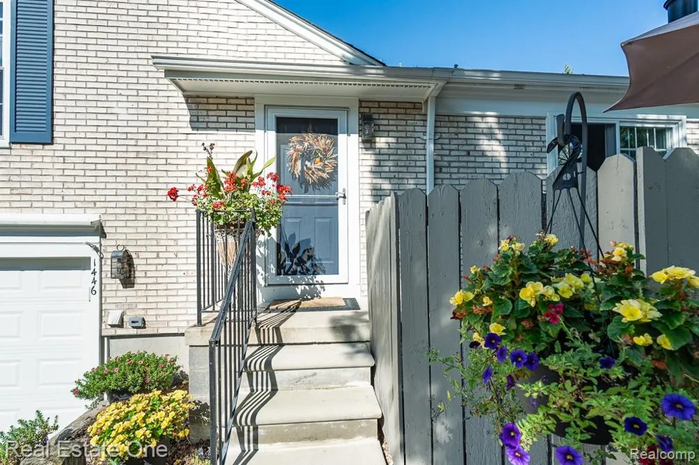 1446 Kings Cove Drive Rochester Hills City, MI 48306
