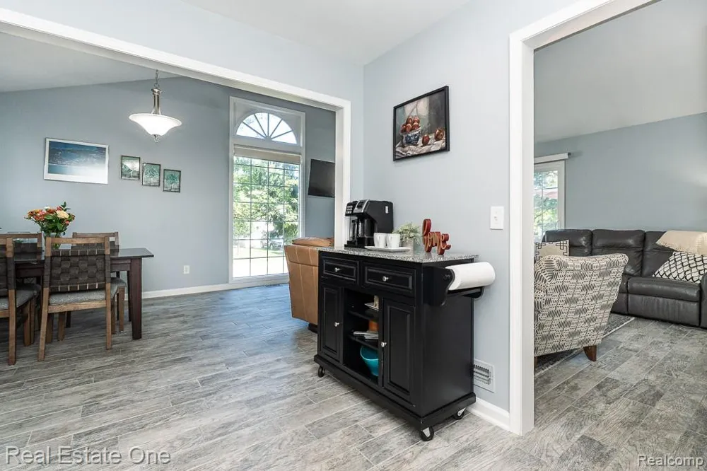1446 Kings Cove Drive Rochester Hills City, MI 48306