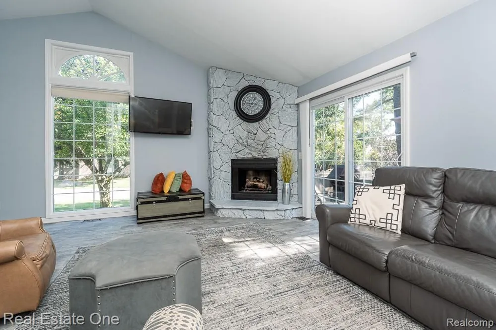 1446 Kings Cove Drive Rochester Hills City, MI 48306