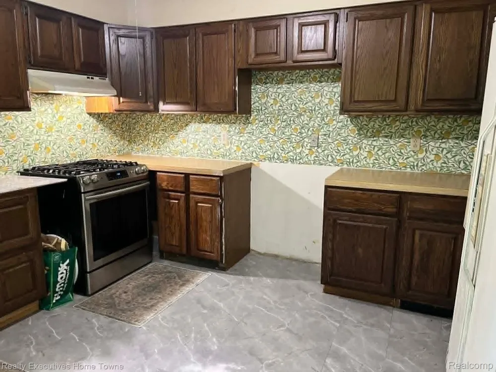 5665 Logging Lane Lane Clyde Township, MI 48049