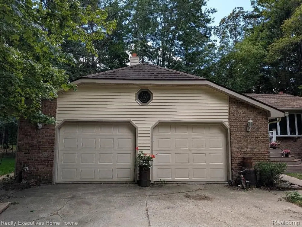 5665 Logging Lane Lane Clyde Township, MI 48049