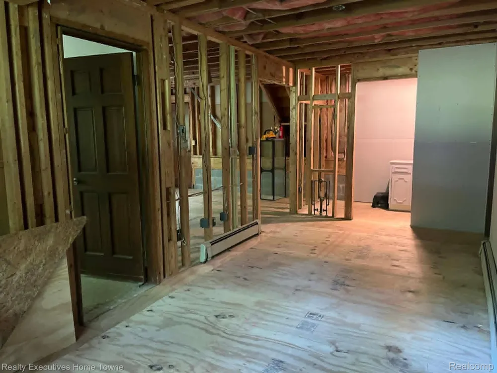 5665 Logging Lane Lane Clyde Township, MI 48049
