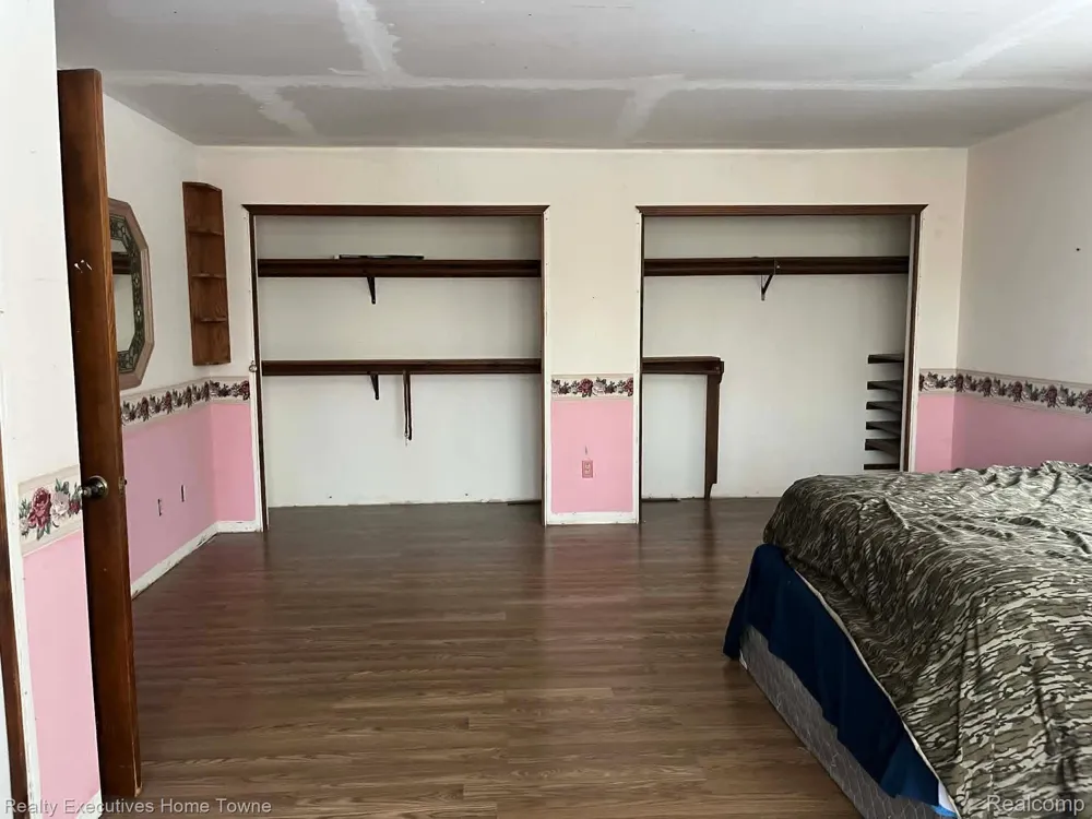 5665 Logging Lane Lane Clyde Township, MI 48049