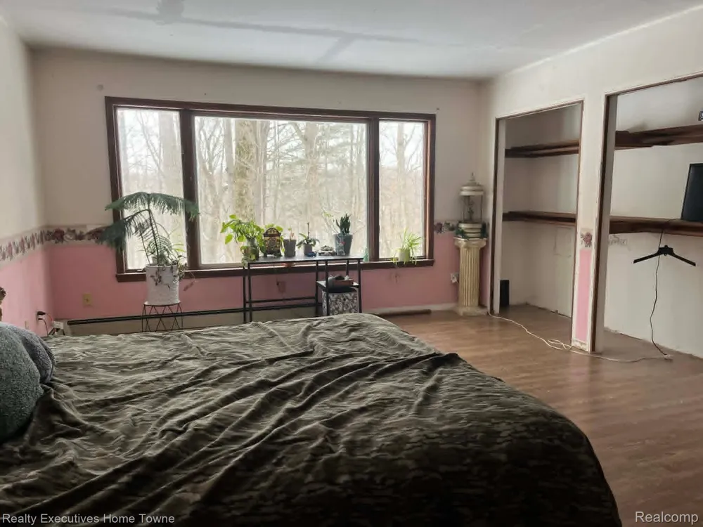 5665 Logging Lane Lane Clyde Township, MI 48049