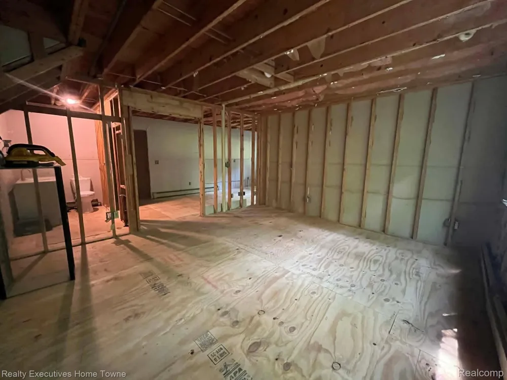 5665 Logging Lane Lane Clyde Township, MI 48049