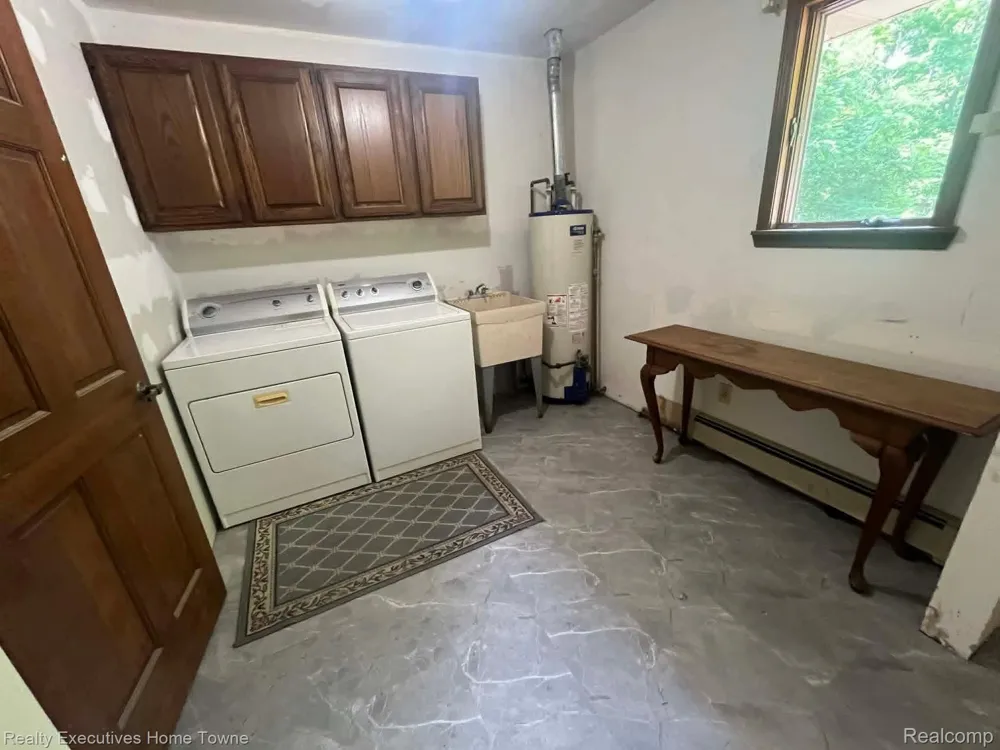 5665 Logging Lane Lane Clyde Township, MI 48049