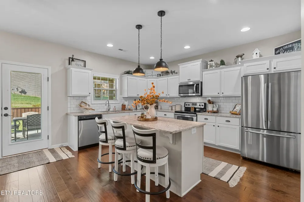 186 Dynasty Drive Lenoir City, TN 37771