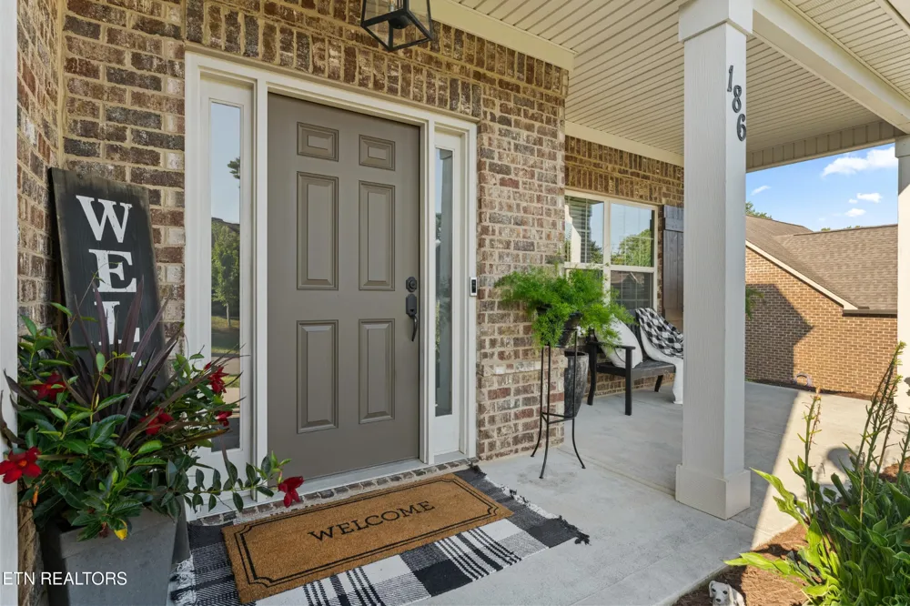 186 Dynasty Drive Lenoir City, TN 37771